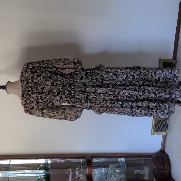 Taylor Dress - Picture 6 of 16